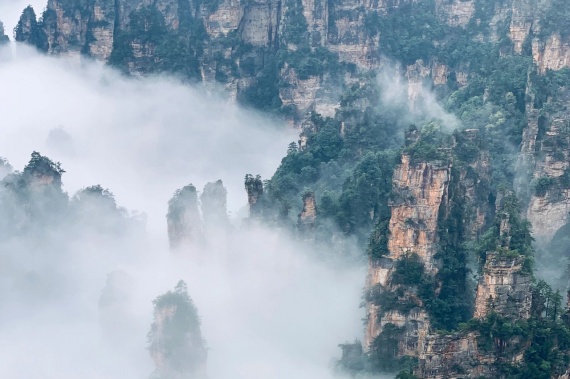 康輝旅游網<純玩無自費>深圳出發(fā)直達張家界+武陵源+天門山+芙蓉鎮(zhèn)+鳳凰古城高鐵5天4晚跟團游，觀魅力湘西晚會，森林公園+天子山+十里畫廊+黃石寨+金鞭溪一網打盡，