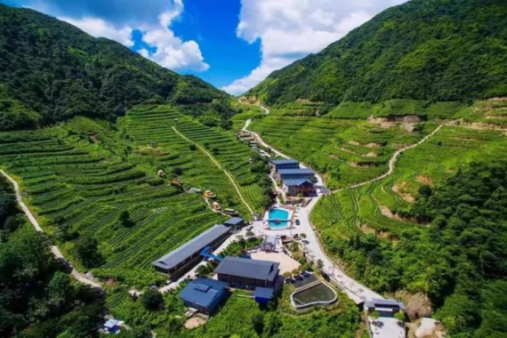 【瀟灑行】廣州往返清遠(yuǎn)連山皇后山秋茶豐收.油嶺瑤寨.歐家梯田純玩3天(食足3餐) 康輝旅游網(wǎng)【瀟灑行】廣州往返清遠(yuǎn)連山皇后山秋茶豐收.油嶺瑤寨.歐家梯田純玩3天(食足3餐)