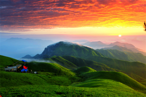 康輝旅游網(wǎng)廣州往返宜春，福山羊獅慕、武功山、溫湯鎮(zhèn)、酌江溶洞、南惹古村雙飛5天