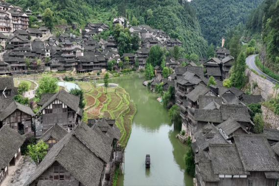 康輝旅游網(wǎng)<經(jīng)典>3月A3廣州出發(fā)貴州寨敘花江ZS黃果樹+西江千戶苗寨+荔波小七孔雙動(dòng)5天