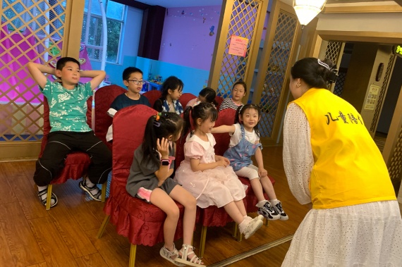 康辉旅游网【宠妻遛娃·大自然的勋章】丽江起止，大理+丽江+香格里拉6日游<含儿童陪伴师,解放父母,随行托儿所,4钻轻奢酒店>