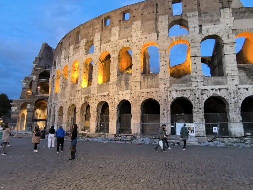 康辉旅游网<欧洲错峰出游>全国联运，北京出发意大利一地10天，特别安排罗马斗兽场入内&罗马半天自由活动&罗马2晚连住全程四星酒店:米兰两晚连住，佛罗伦萨庄园酒店