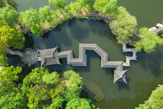 康辉旅游网<经典-湘西老友记>春节SPP湖南长沙·七星山·七十二奇楼·凤凰古城高铁4天