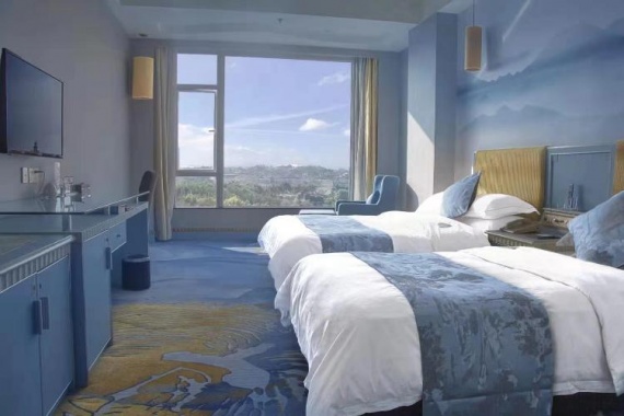 康辉旅游网【行.美食.观光】广州往返河源迈豪酒店万绿湖汽车纯玩2天，叹旋转餐厅海鲜自助晚餐