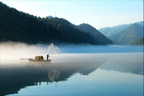 康辉旅游网<五星东江湖>蔡伦竹海+游船白廊+高椅岭+小东江湖+莽山五指峰+流华湾7日游