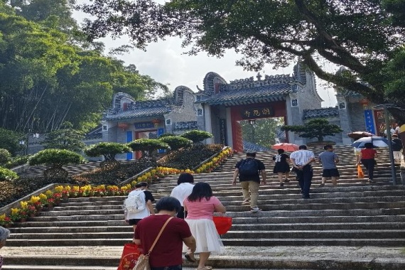 康辉旅游网广州往返新兴火神节&巡游祈福&非遗火壶&烟花篝火晚会纯玩2天