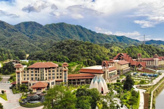 康辉旅游网<韶关温泉>广州往返韶关经律论吃足10个自助餐，入住主楼纯玩3天游