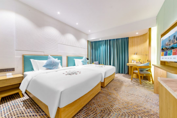 康辉旅游网【英德.直通车】广州往返英德广德园·岭南东方酒店3天2晚，泡空中汤泉，食足4餐