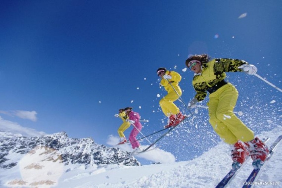 康辉旅游网<遇见><恩施绿葱坡>广州往返岳阳、恩施大峡谷+地心谷+绿葱坡滑雪双高5天