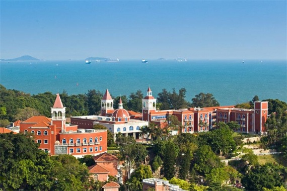 康辉旅游网C位厦门4天，广州往返福建海上明珠塔、鼓浪屿旅拍、老院子民俗园 、闽南传奇秀动车